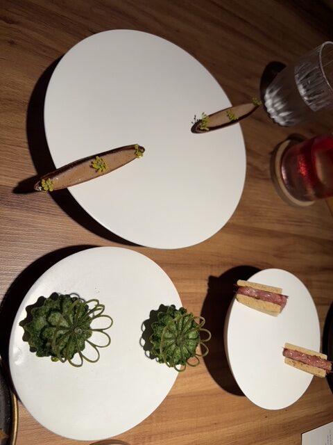 Selection of artistic opening bites served during the tasting menu at Evvai São Paulo