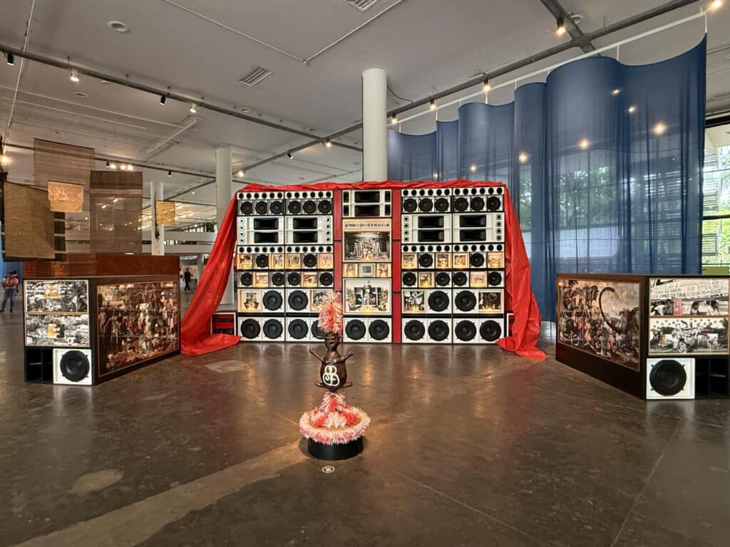 Gê Viana’s A colheita de Dan sound-system installation at the São Paulo Biennial