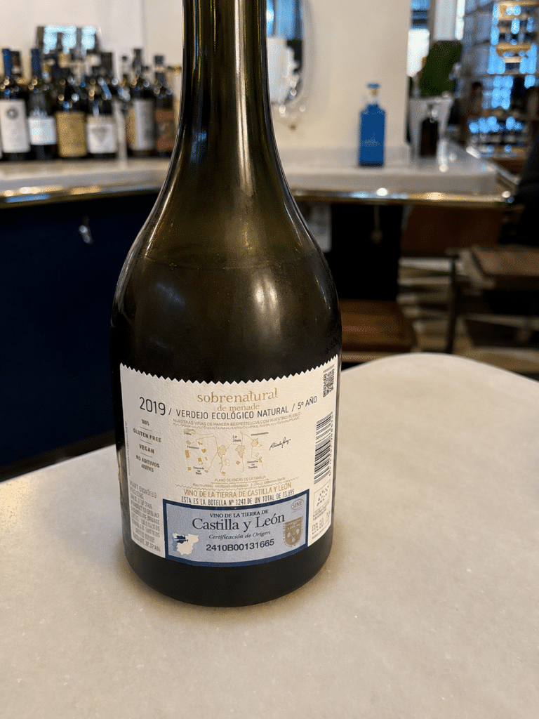 Sobrenatural de Menade Verdejo 2019 served during the Mont Bar wine pairing