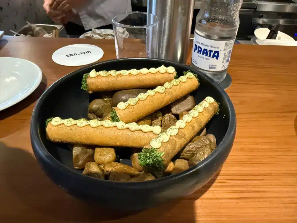 Spring Rolls Royce filled with tuna tartare at Tan Tan São Paulo